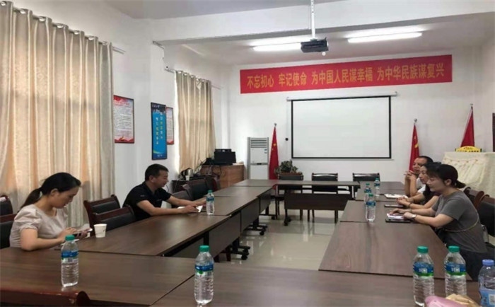 与实习单位(龙虎山管委会)对接,了解学生实习期间工作、生活、思想情况.png