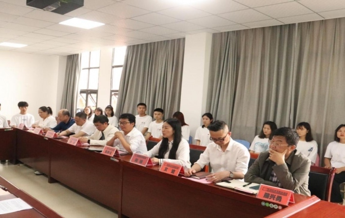 0506五美大学生座谈会16.png