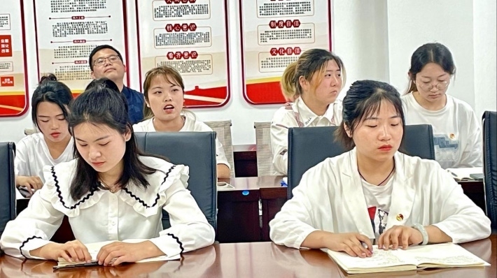0506五美大学生座谈会17.png
