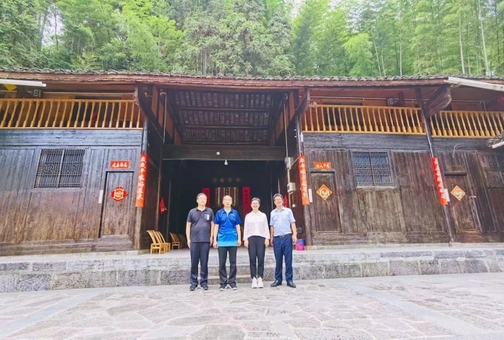 杨春光一行赴松桃视察调研乡村振兴工作.png